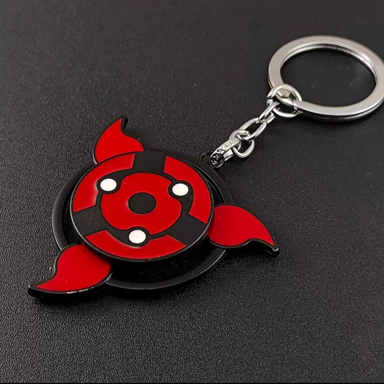 Narutoo Sharingan Rotatable Keychain - Spinning Eye Design Accessory with Detachable Charm